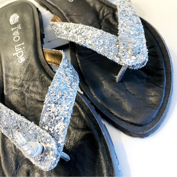 Two Lips Rhoda Flat Sandals - Picture 3 of 9